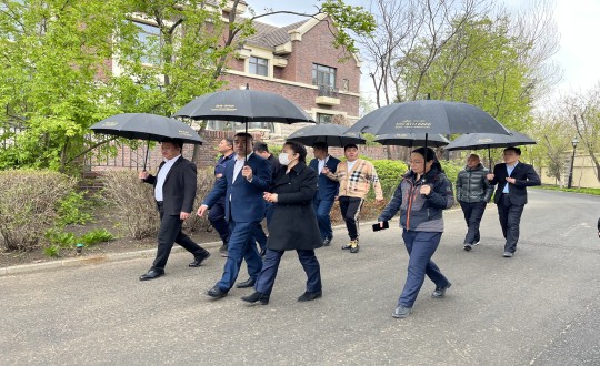 17.保利物业观摩团参观人生就是博官网·美邑园区_副本.jpg 17.保利物业观摩团参观人生就是博官网·美邑园区_副本.jpg
