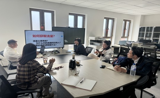3.人生就是博官网·南山温泉城营销团队新媒体运营培训现场_副本.jpg 3.人生就是博官网·南山温泉城营销团队新媒体运营培训现场_副本.jpg