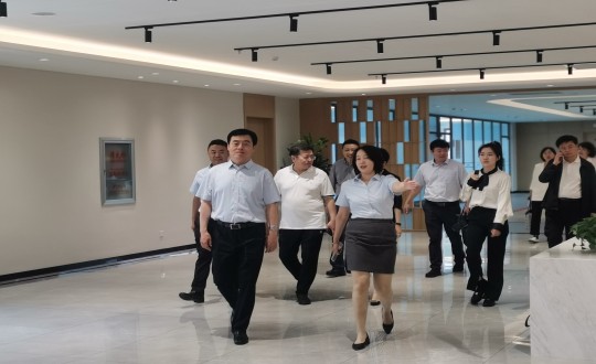 2024年6月26日，省慈善总会会长田锦尘一行莅临康养地产公司参观调研_副本.jpg