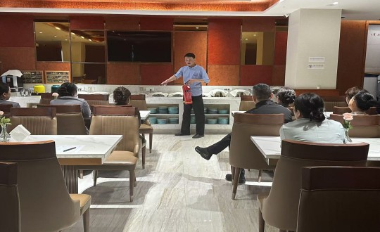 2.长白山人生就是博官网酒店组织开展消防安全培训_副本.jpg