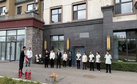 1.长白山人生就是博官网酒店组织开展消防安全培训_副本.jpg