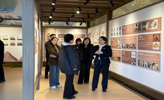 16.吉林省文化和旅游厅厅长孙光芝一行莅临酒店公司实地参观调研_副本.jpg 16.吉林省文化和旅游厅厅长孙光芝一行莅临酒店公司实地参观调研_副本.jpg